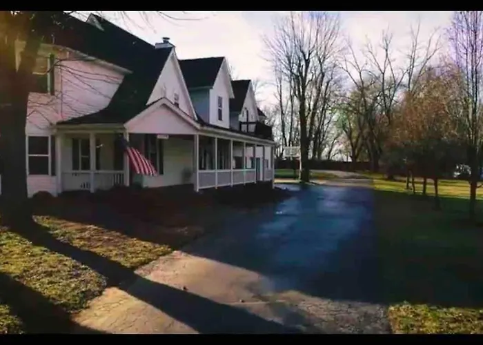 Greenwood Mansion-Country Living
